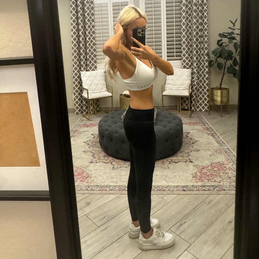 Black High-Waist Leggings - Picture 2 of 7